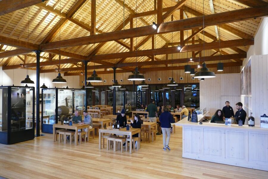 Porto: Graham's Port Lodge Tour with Premium Wine Tastings - How long it lasts, and what it feels like in real time