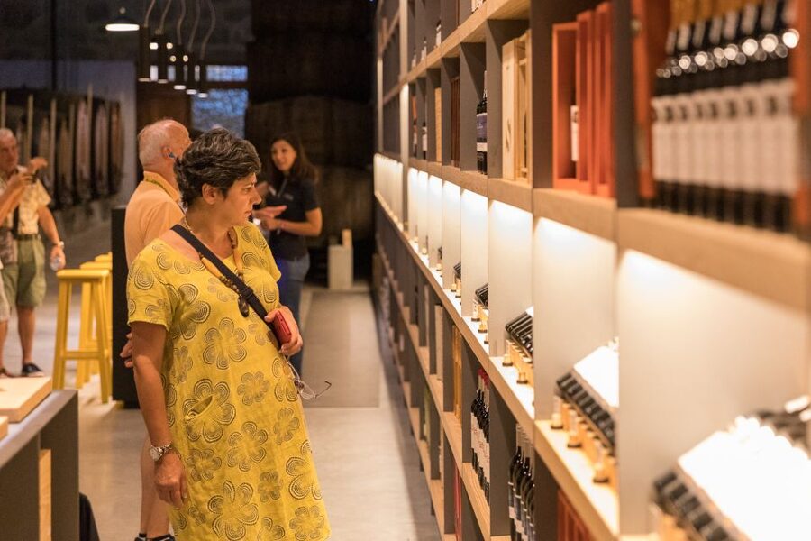 Porto: Guided Tour and Tasting of 3 Port Wines at Poças - Buying bottles after the tour, how to make it worth the trip
