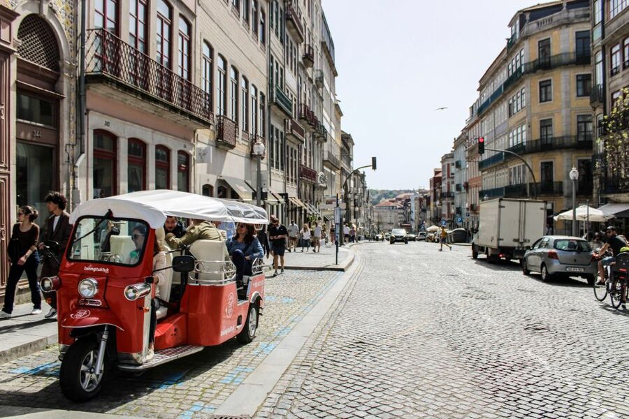 Porto: Guided Tour by Tuk-Tuk & Optional Douro River Cruise - The best stop sequence: São Bento, Cathedral area, and Clérigos Tower