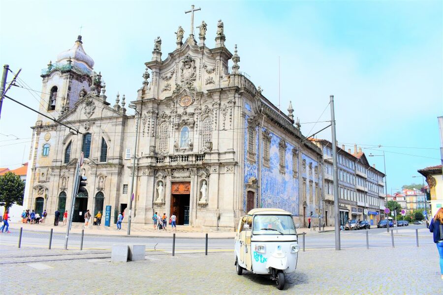 Porto: Guided Tuk Tuk Tour - Timing choices: daytime, evening, or sunset views over Porto and Gaia