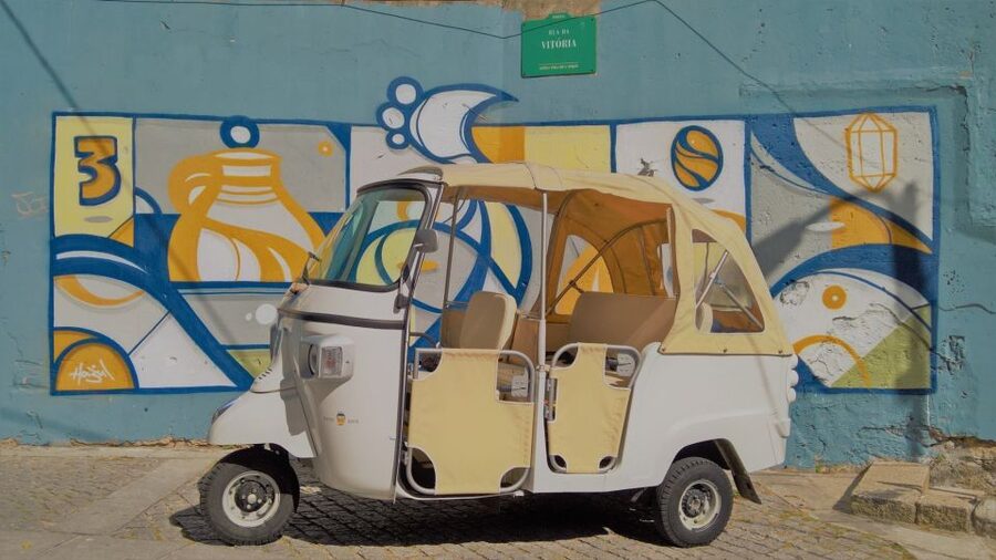 Porto: Guided Tuk Tuk Tour - Muralha Fernandina and Ponte Maria Pia: the first “wow” comes fast