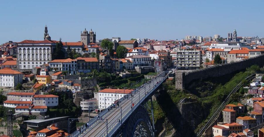 Porto: Guided Walking Tour and Lello Bookshop - A 3-Hour Porto Overview That Ends Where the Photos Start