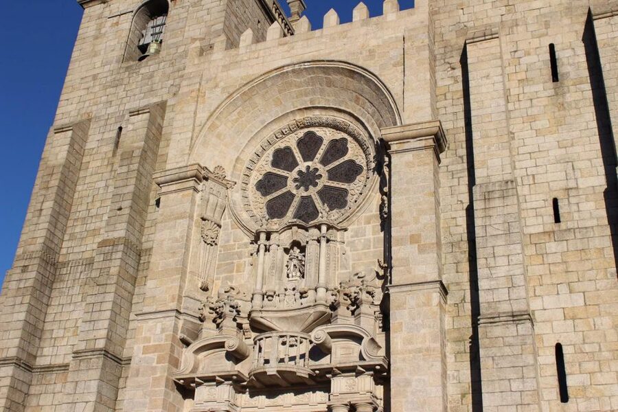 Porto: Guided Walking Tour and Lello Bookshop - Where You Start in Porto, and Why It Changes Your Experience