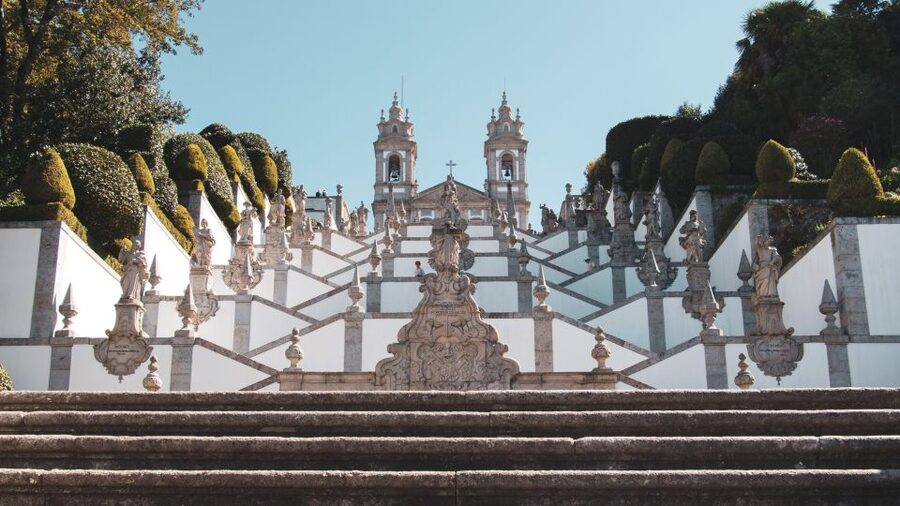 Porto: Guimarães & Braga Tour with Entry Tickets and Lunch - Porto Pickup to Bom Jesus: a smooth start for a full day