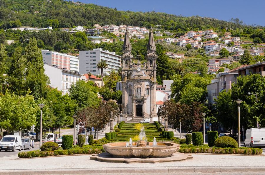 Porto: Guimarães & Braga Tour with Entry Tickets and Lunch - Braga streets, then lunch: a chance to slow down