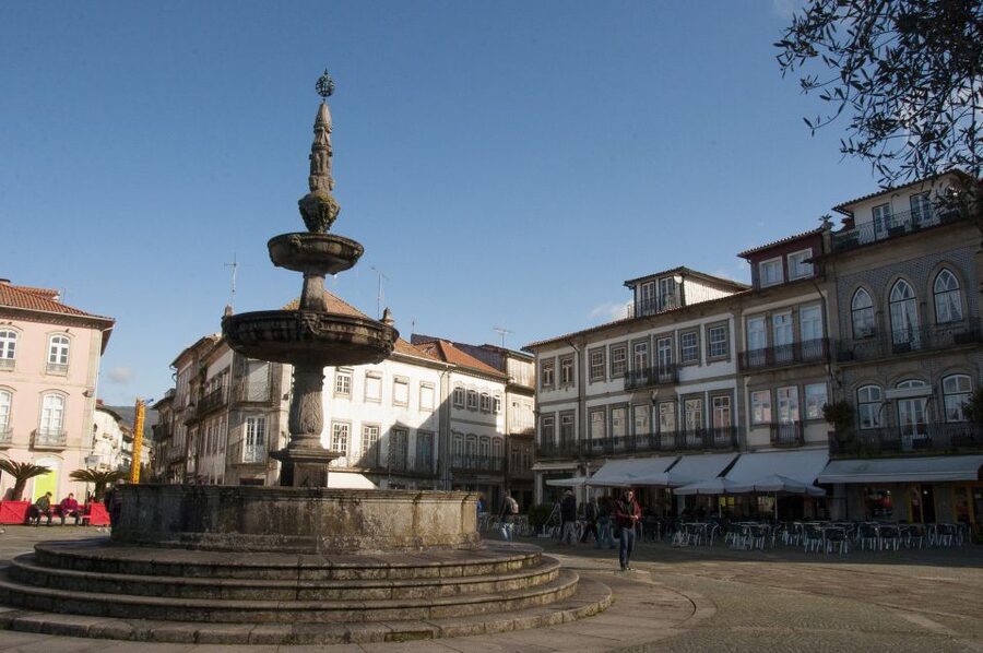 Porto: Guimarães & Braga Tour with Entry Tickets and Lunch - Guimarães Castle: Portugal’s early story, built into stone