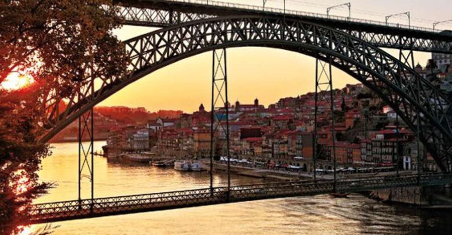 Porto Half-Day Tour & Port Wine Tasting - Vila Nova de Gaia Port wine cellar visit and three-variety tasting