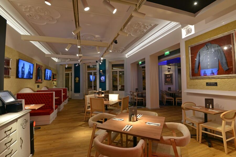 Porto: Hard Rock Cafe Skip-the-Line with Set Menu - Who should book this Hard Rock skip-the-line set menu?