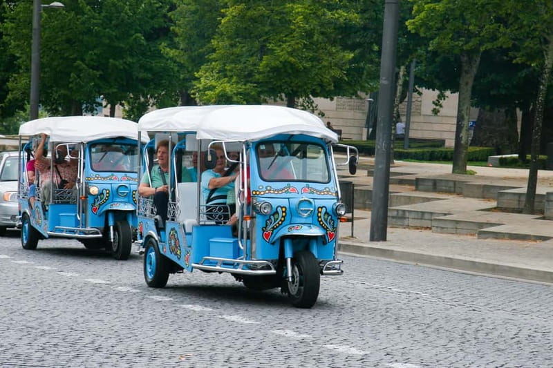 Porto: Historic Center Tuk-Tuk Tour - The 50-minute flow: narrow lanes, river views, and a pause for photos