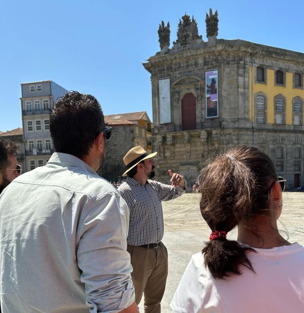 PORTO: Historical Walking Tour - The Porto wine finish, plus a picnic in Virtudes Gardens if you want to linger