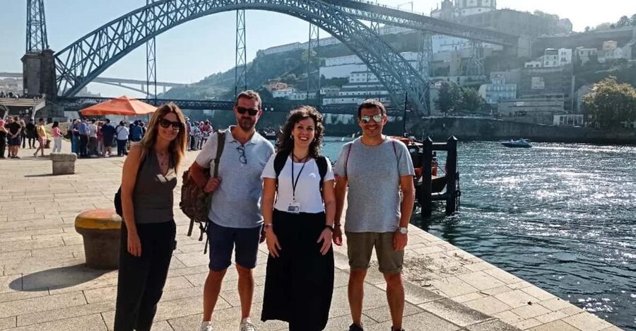 Porto: History & Lengends walking tour - University of Porto and the viewpoint reset at Miradouro da Vitória