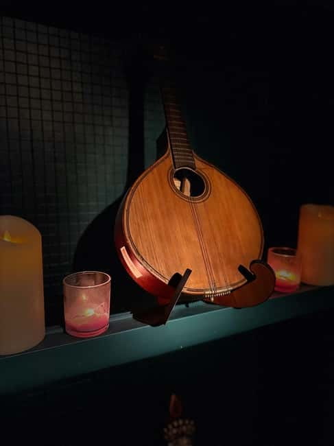 Porto: Intimate Fado Show & Port Wine in Trindade Noble Hall - Who should book this intimate Trindade Noble Hall fado show