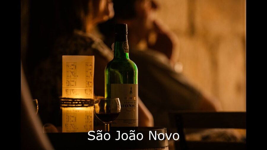Porto: Live Fado Show with Glass of Port Wine - The Music: What Fado Sounds Like When It’s Played Close