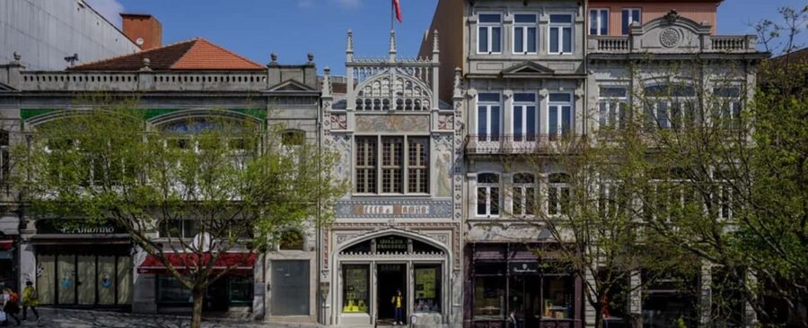 Porto: Livraria Lello Entry Ticket & Foundation Option - Browsing the shelves, finding Saramago, and using your book credit