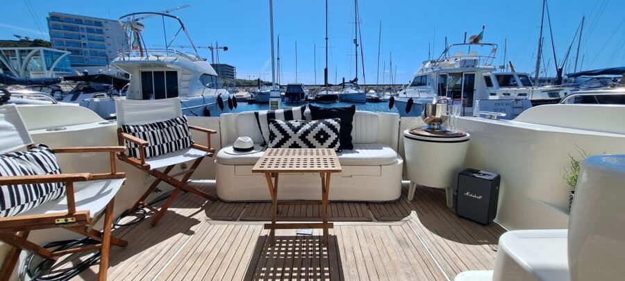 Porto: Luxury Yacht Tour of the 6 Bridges and Douro Estuary - Starting in Vila Nova de Gaia, with sangria and real local perspective