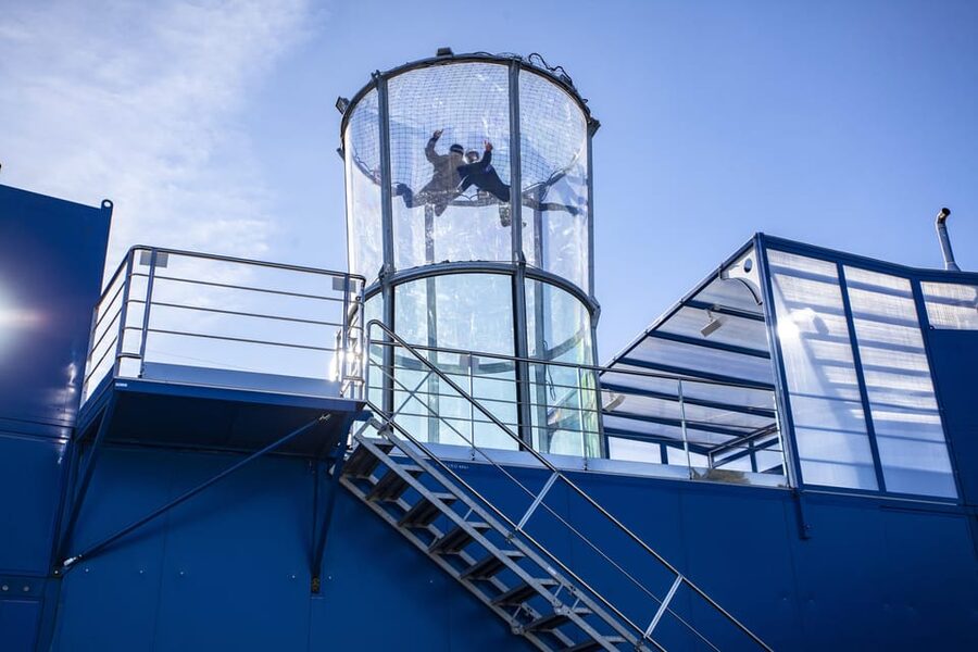 Porto/Maia: Indoor Skydiving Experience - Safety limits, medical cautions, and who should sit this one out
