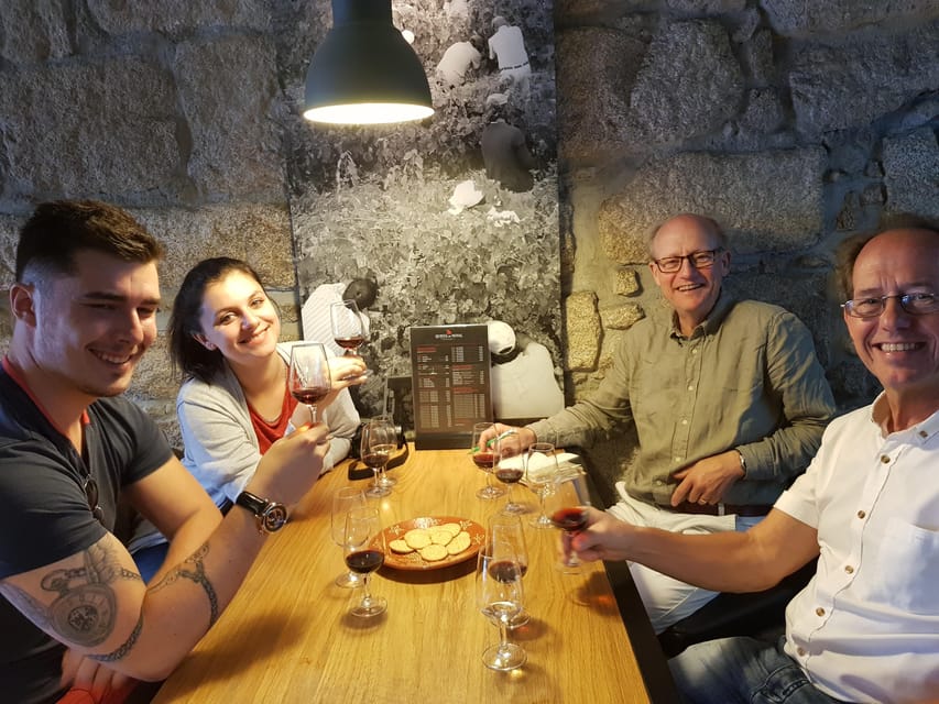 Porto: Port and Douro Wine Walking Tour with 9 Tastings - Stop 1 at Vasques De Carvalho: learn what you taste first