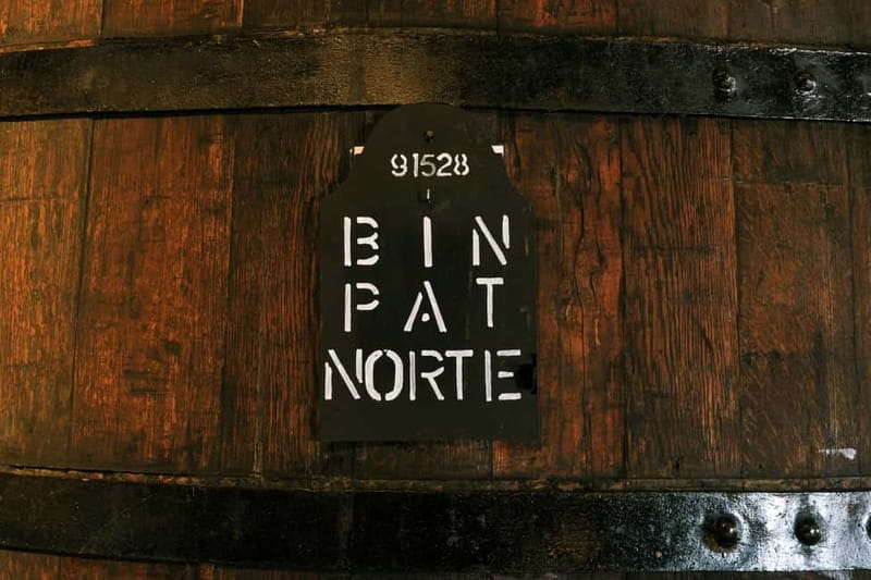 Porto: Port Cellar Visit and Wine Tasting at Fonseca - The tasting: Bin 27 plus Siroco extra dry white