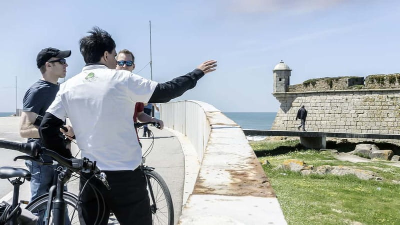 Porto Private E-Bike Tour: Douro River, Parks & Beaches - Mural art at Mira and the fun street-level Porto vibe