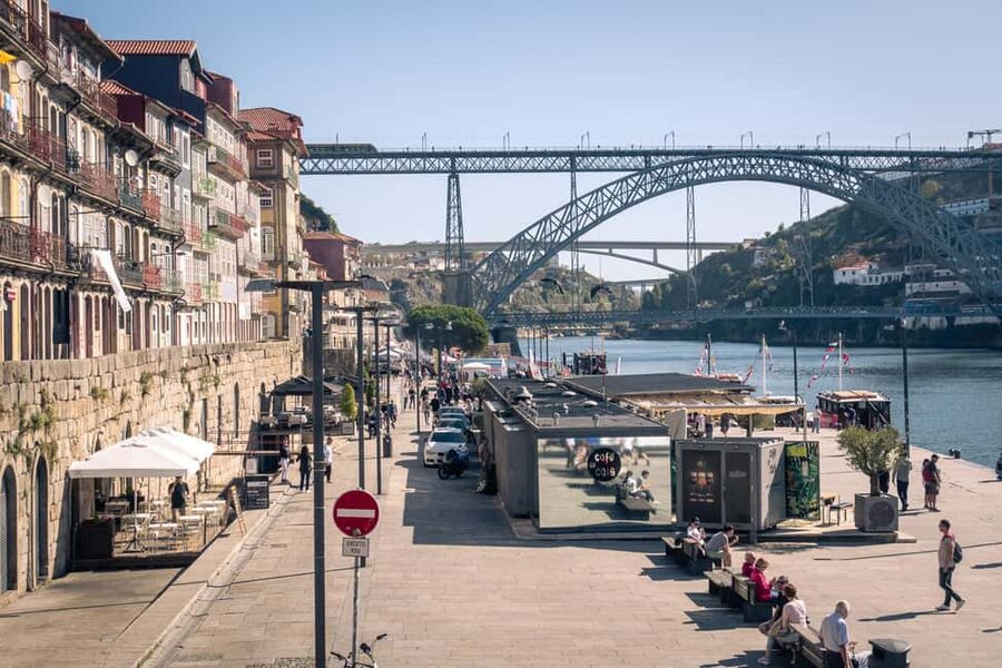 Porto: Private & Flexible Walking Tour in Historic Center - From São Francisco to Bolsa Palace, architecture with real street context