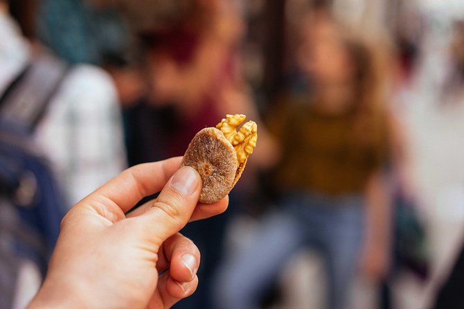 Porto Private Food and Drink Tasting Tour with Local - Stop 3: Galerias Palladium for quick culture between bites