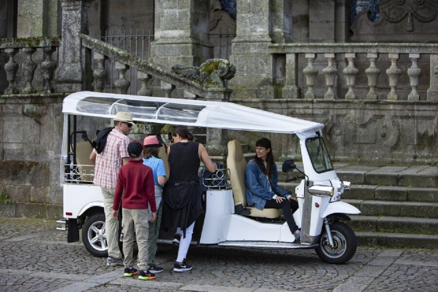 Porto: Private Sightseeing Tour by Electric Tuk Tuk - Why an electric tuk tuk makes Porto easier (and more fun) than walking