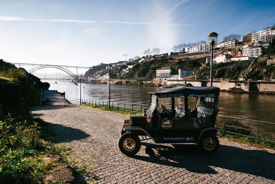 Porto: Private Tour of the Historic City in a Ford T Car - The Cálem port wine tasting: what you get and how to get your money’s worth