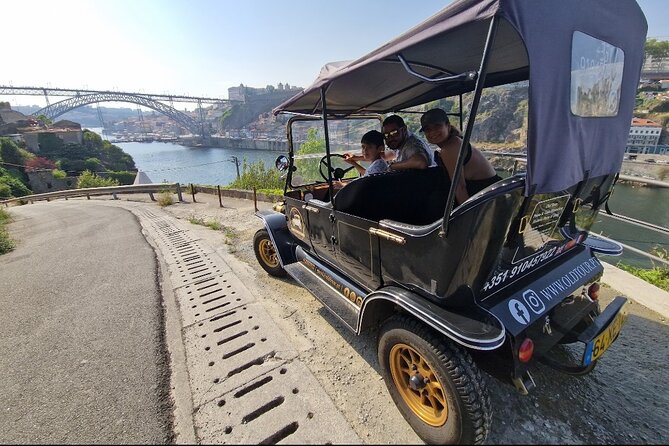 Porto: Private Tour to the Historic Center in a Classic Car - Price and value at $39 per person