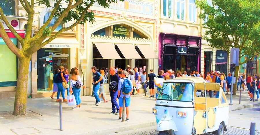 Porto: Private Tuk-Tuk Tour with Short Walks and Wine - Meeting at Café Batalha, right by S. João National Theatre