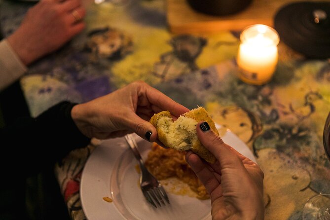 Porto Progressive Dinner Tour with Eating Europe - Drinks and tastings: how this tour avoids feeling like a canned deal
