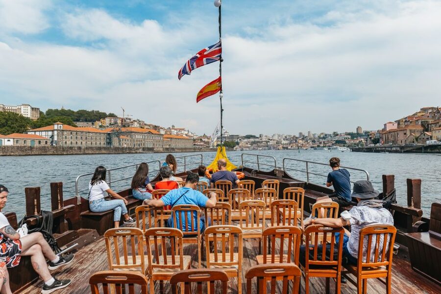 Porto: River Douro 6 Bridges Cruise - Boarding in Gaia or Porto, and Why It Matters
