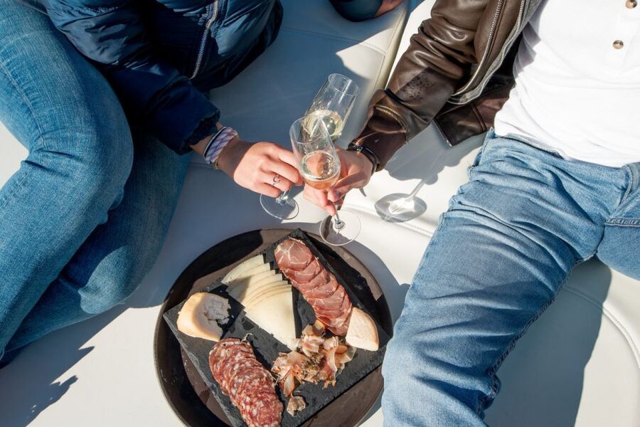 Porto: Romantic Sailboat Cruise - Ribeira at boat level: the Porto postcard becomes a living place