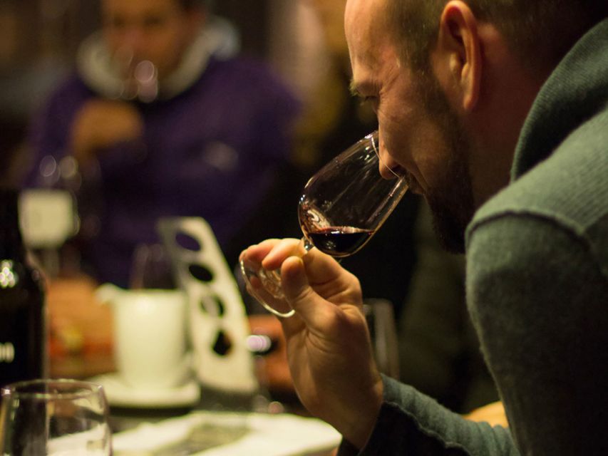 Porto: Self-Guided Bike and Boat Tour with Port Wine Tasting - Getting Your Bike at the Store and Crossing Dom Luis I Bridge