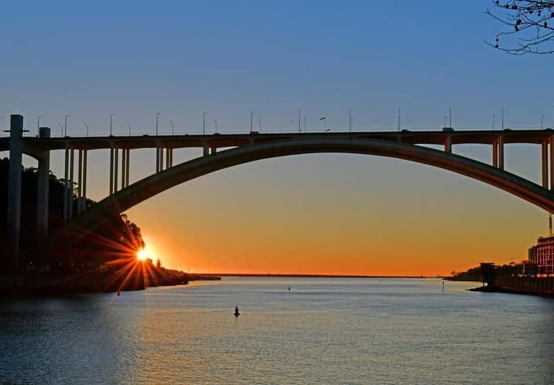 Porto: Sunset Cruise on the Douro River & Iconic Bridges - The 1-hour cruise route: what you see between Porto and Gaia