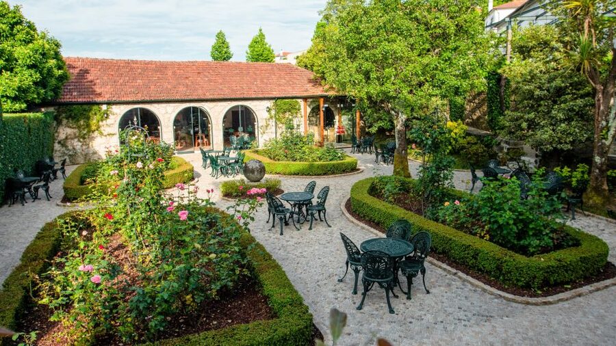 Porto: Taylor's Port Cellars & Tasting - The garden tasting: three glasses, good pacing, and views