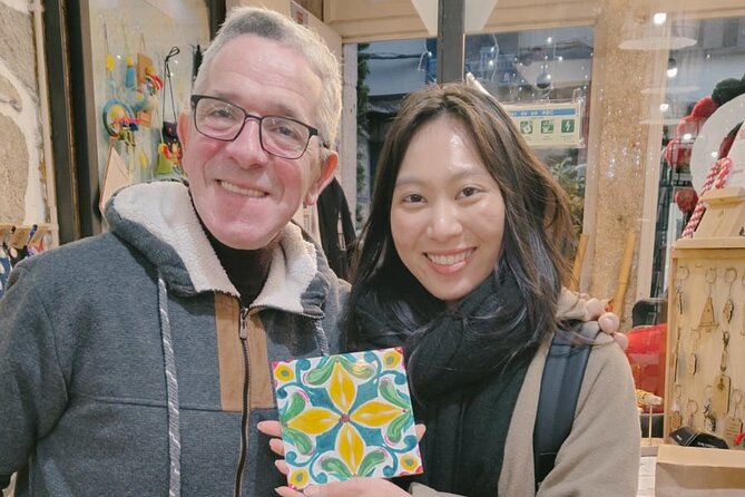 Porto: Tile Painting Workshop with Porto Wine - Sé do Porto - Painting With Technique Support (Even If You Are a Beginner)