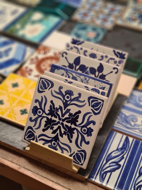 Porto: Tile Painting Workshop with Tea and Port Wine - Who should book this tile-painting workshop