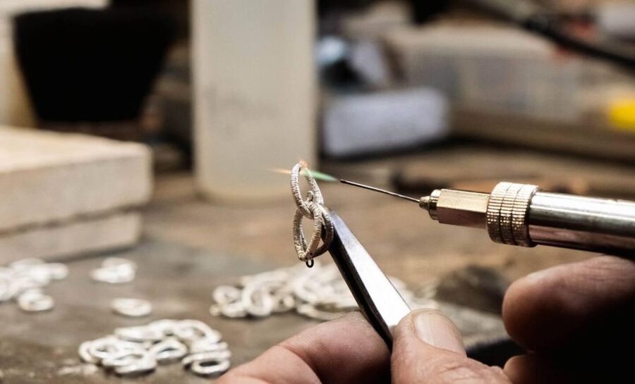 Porto: Tour to the world of silver in a century-old workshop - A Family Business With 120 Years of Silver Making