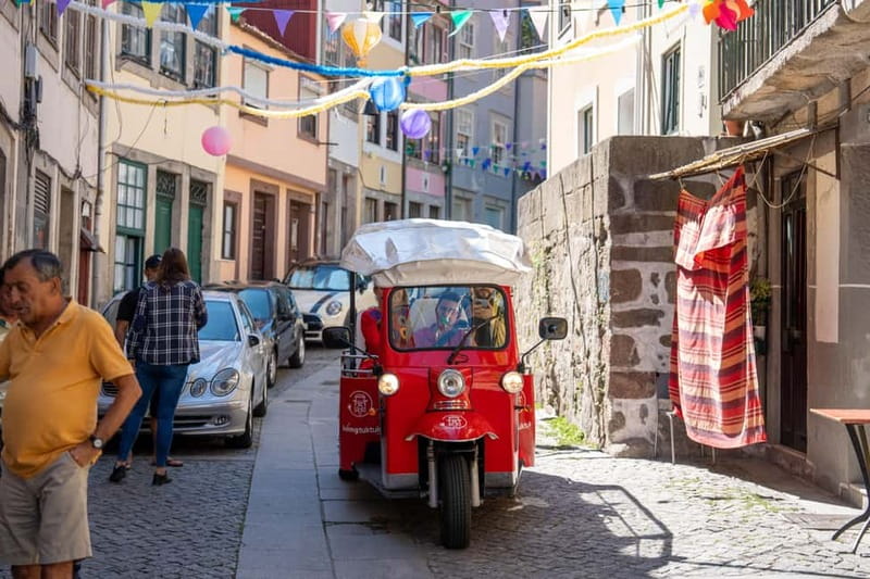 Porto Tuk-Tuk City Tour - Where the tour starts by São Bento (and why it’s convenient)
