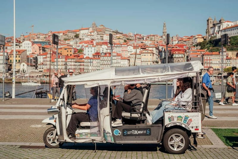 Porto Tuk Tuk Tour: Clérigos, Scenic & Viewpoints - 1H to 4H - Avenida dos Aliados, Batalha Square, and how the route sets your day