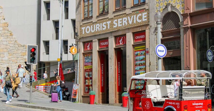 Porto: Tuk-Tuk Tour, Douro River Cruise, and Wine Tasting - The Douro River Cruise on a Rabelo Boat, Built for the Six Bridges Views