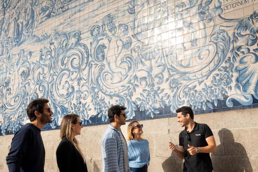 Porto: Walking Tour, Lello Bookshop, Boat and Cable Car - Meeting Points and the Practical 4-Hour Rhythm