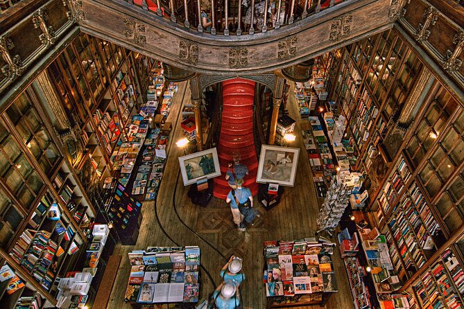 Porto Walking Tour, Lello Bookshop, River Cruise and Cable Car - Second walking segment: connecting Porto streets to the river route