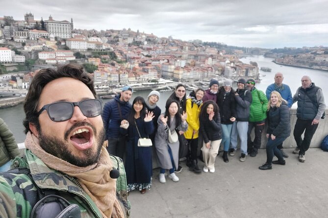 Porto Walking Tour - The Perfect Introduction to the City - Livraria Lello: bookshop hype, handled with reality