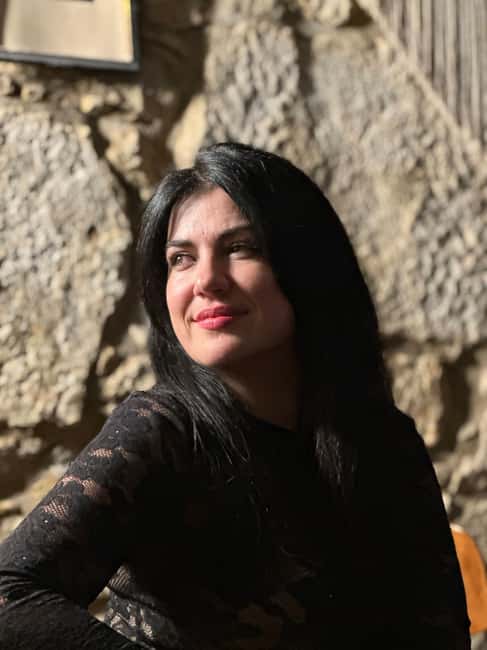 Porto: What is Fado? Commented Live Concert with Port Wine - Best-Fit Night: Who Should Book This Fado Concert