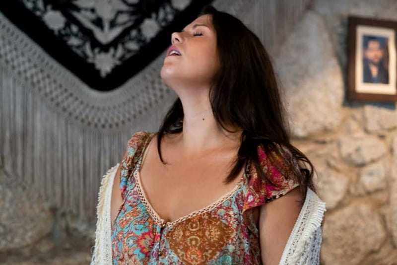 Porto: What is Fado? Commented Live Concert with Port Wine - The Show’s Four-Part Journey: Lisbon, Coimbra, and Amália Rodrigues