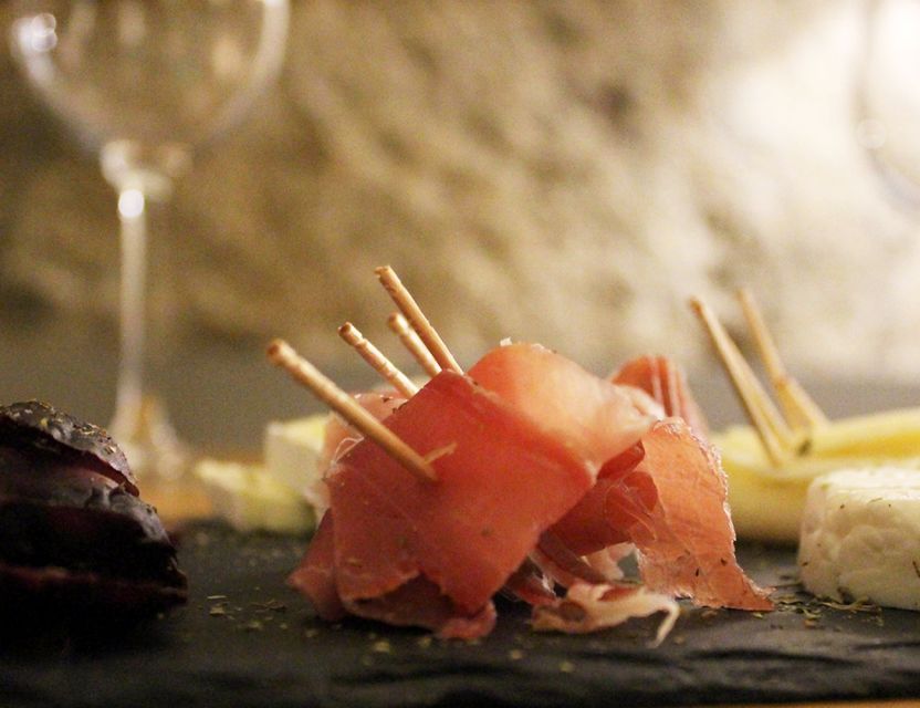 Porto: Wine Tasting with Tapas Walking Tour - Practical tips so you get the most from the tastings