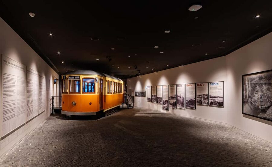 Porto: WOW Daily Ticket: Explore, taste & enjoy in 2 days - Golden Catch lunch: seafood without the extra planning stress