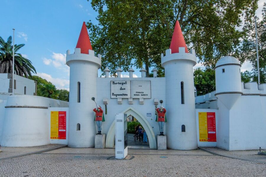 Portugal dos Pequenitos entry ticket - What’s Included, What’s Not, and How Guided Tours Fit In