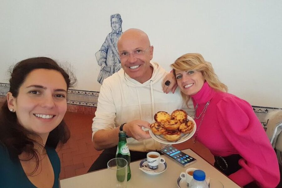 Private Custom Tour with a Local Guide Lisbon - Pickup at your accommodation, then a guided start with a photo stop